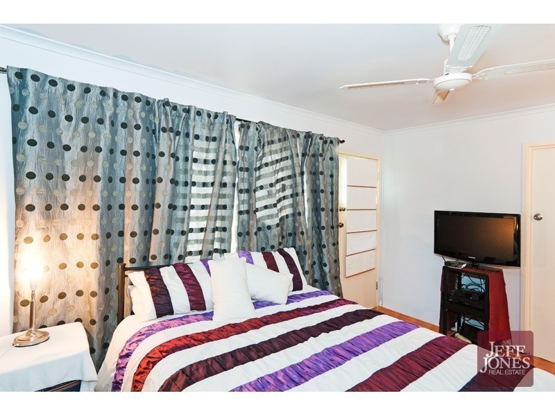 2/121 Old Cleveland Road, Greenslopes QLD 4120