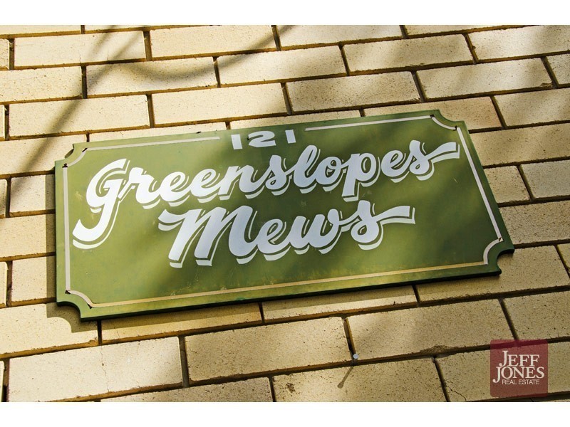 2/121 Old Cleveland Road, Greenslopes QLD 4120