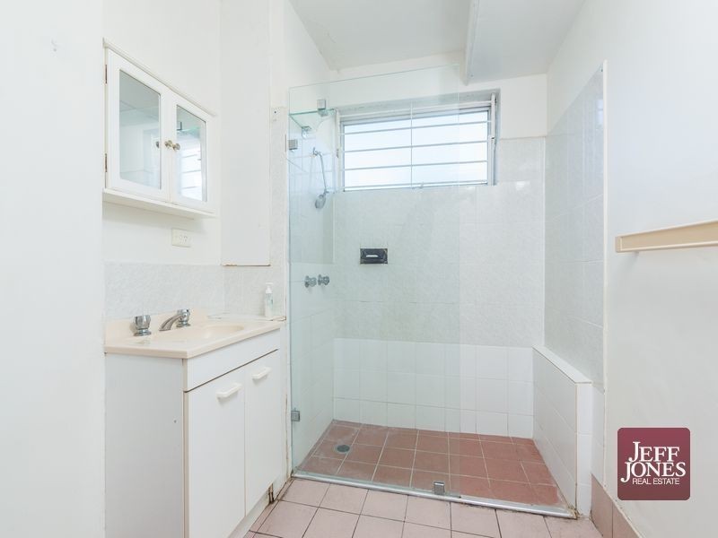 1/146 Juliette Street, Greenslopes QLD 4120