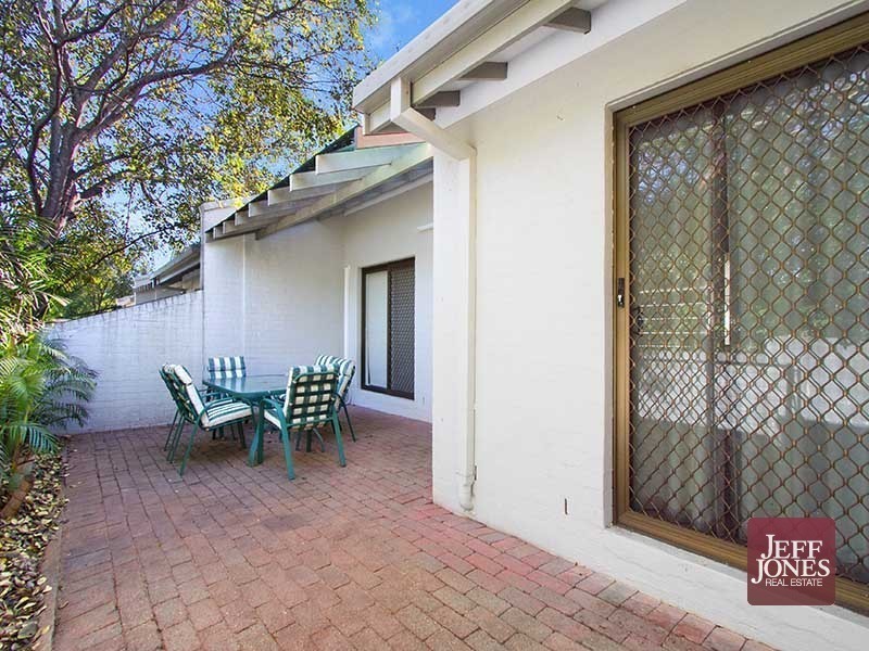 4/54 Douglas Street, Greenslopes QLD 4120