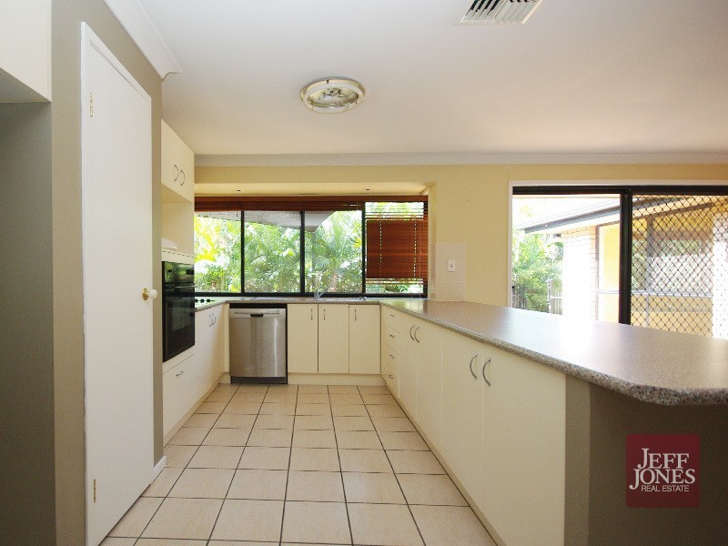 12 Ridgeview Street, Carindale QLD 4152