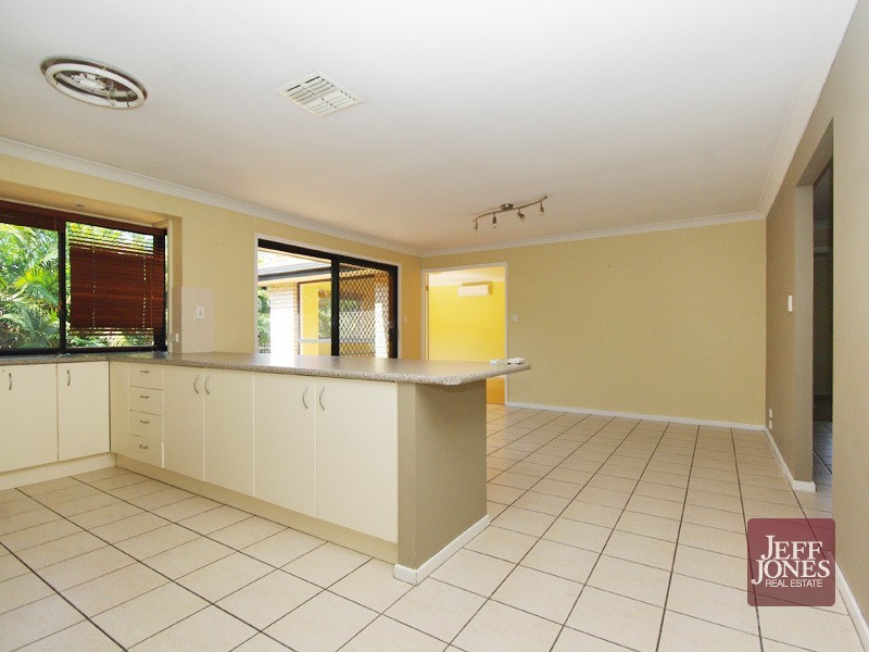 12 Ridgeview Street, Carindale QLD 4152