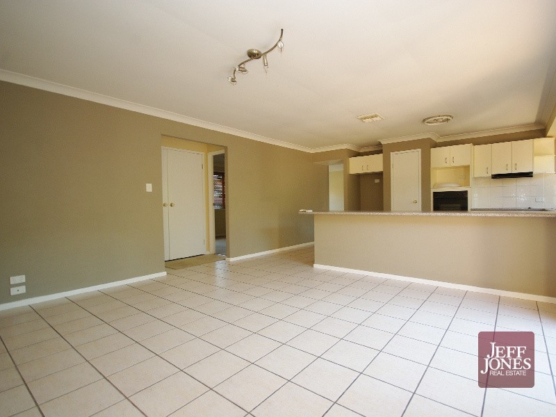 12 Ridgeview Street, Carindale QLD 4152