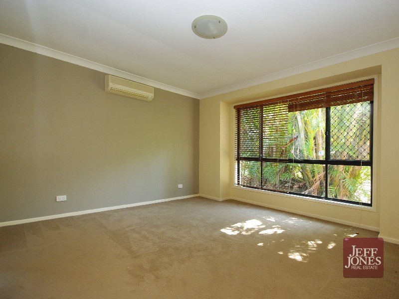 12 Ridgeview Street, Carindale QLD 4152