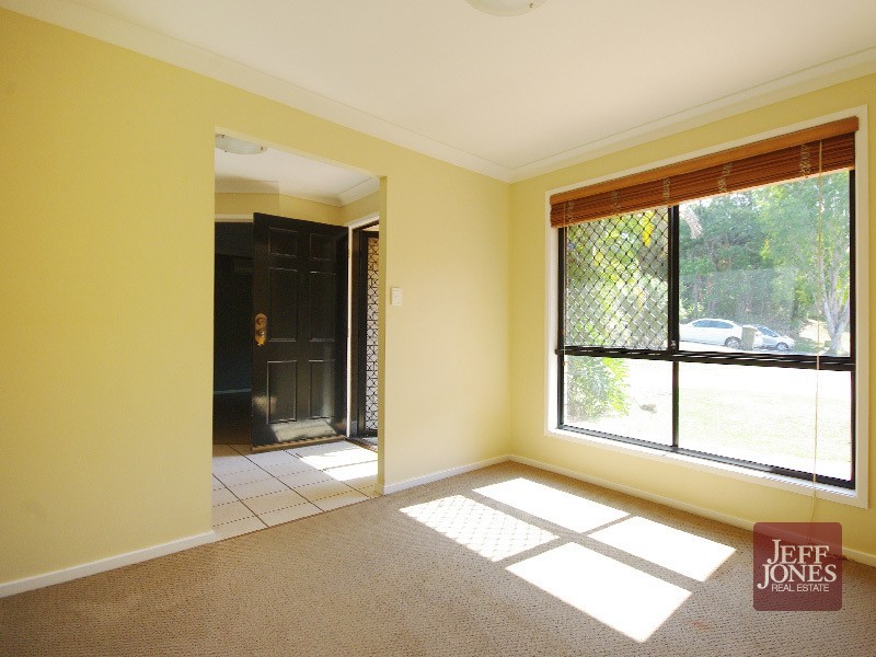 12 Ridgeview Street, Carindale QLD 4152