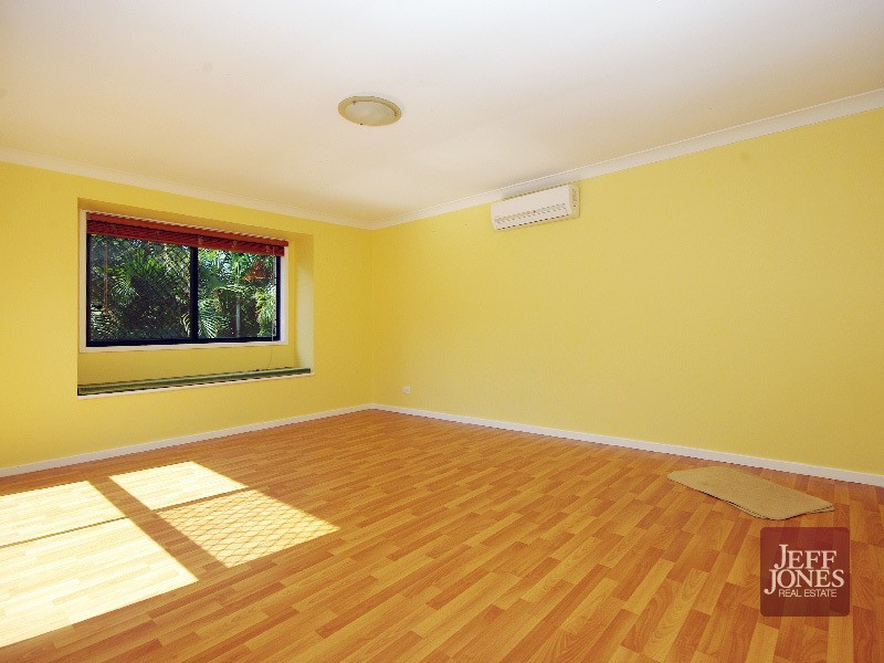 12 Ridgeview Street, Carindale QLD 4152