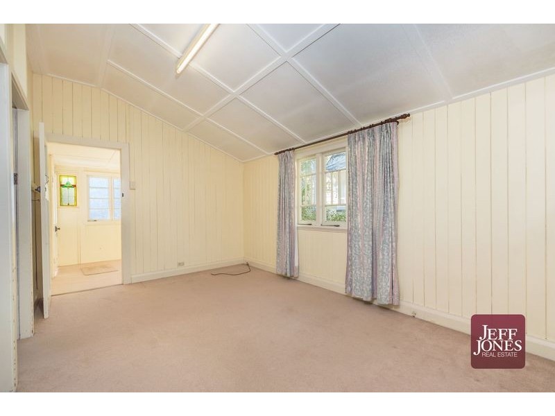 37 Jubilee Street, Greenslopes QLD 4120