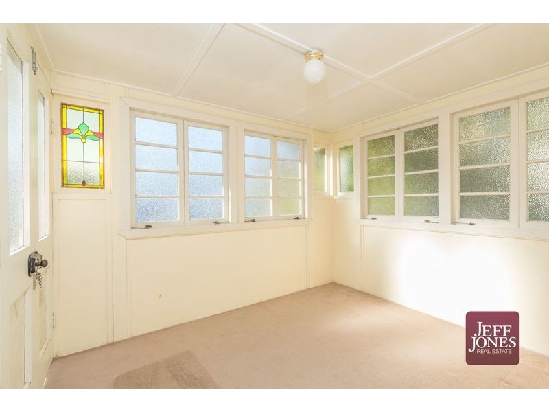 37 Jubilee Street, Greenslopes QLD 4120