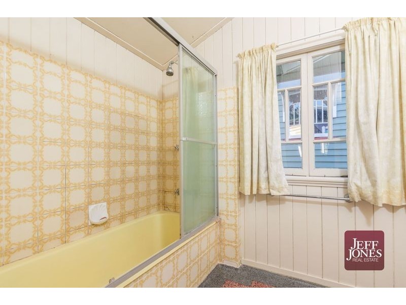 37 Jubilee Street, Greenslopes QLD 4120