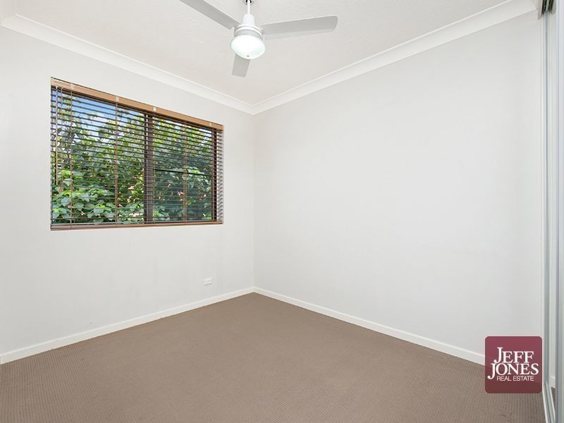 1/23 Earl Street, Greenslopes QLD 4120