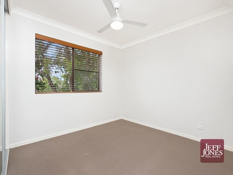 1/23 Earl Street, Greenslopes QLD 4120