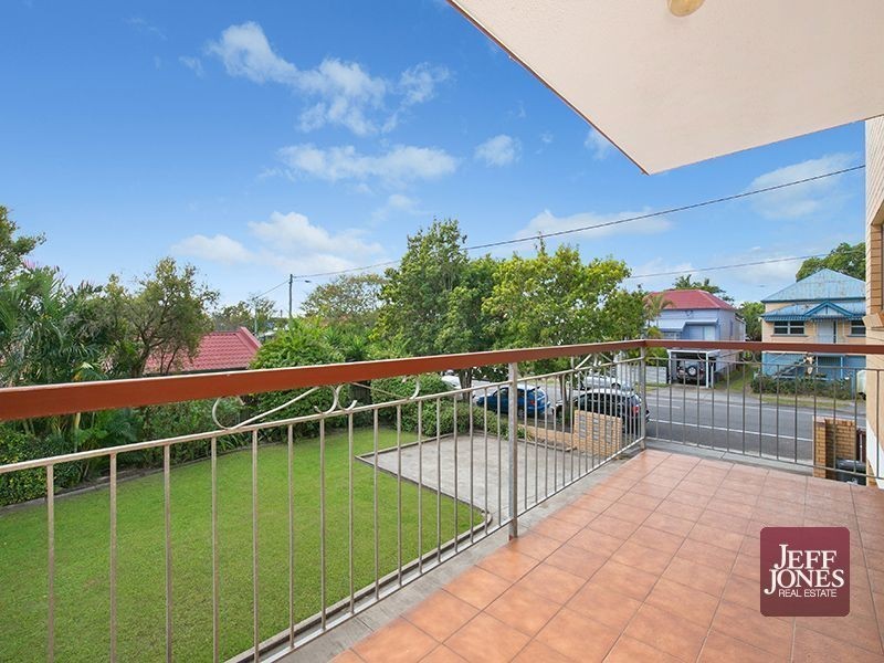 1/23 Earl Street, Greenslopes QLD 4120