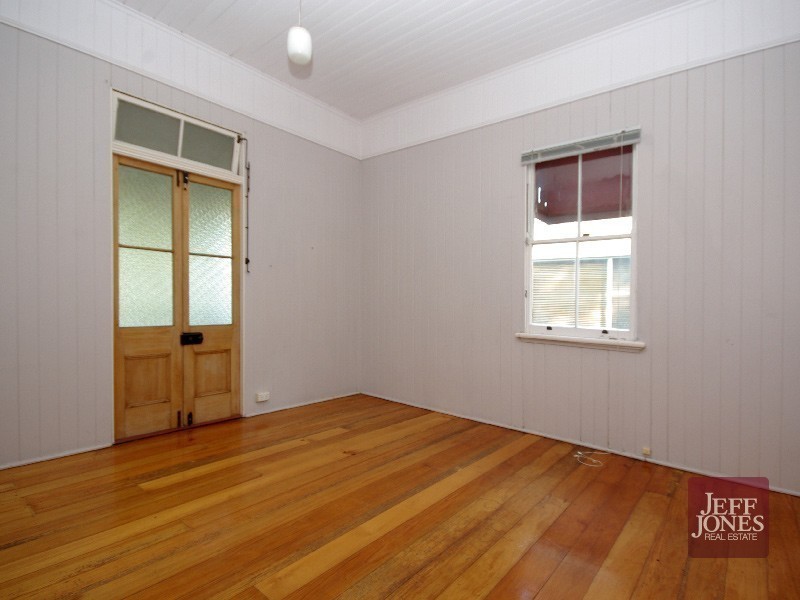 77 Cleveland Street, Greenslopes QLD 4120