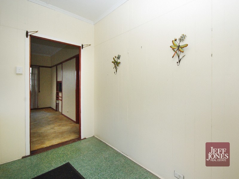 98 Earl Street, Greenslopes QLD 4120