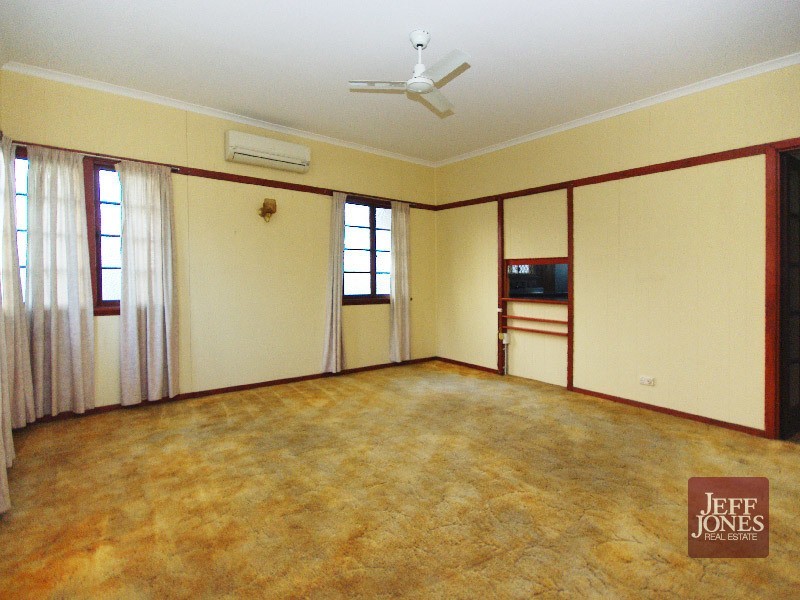 98 Earl Street, Greenslopes QLD 4120