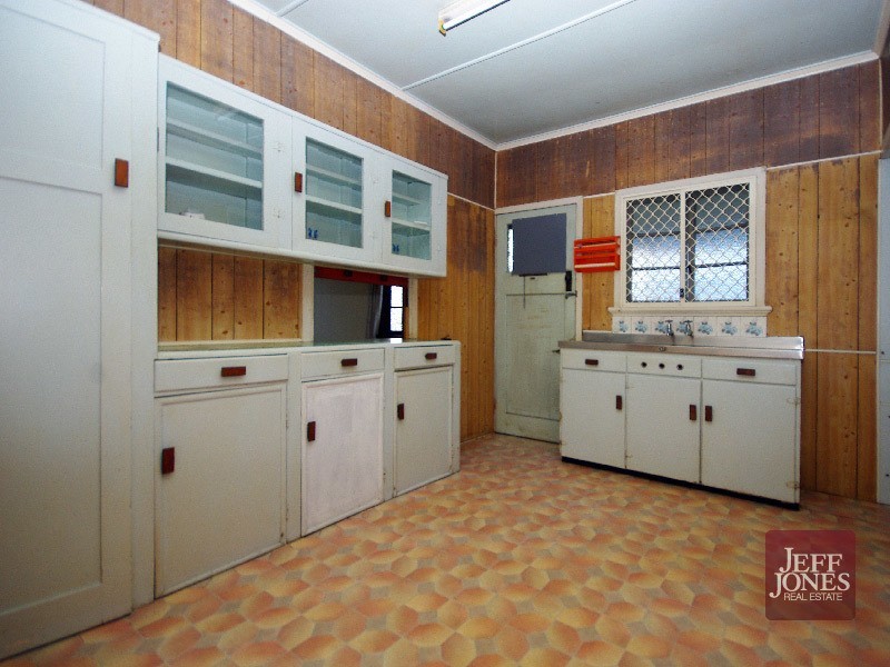 98 Earl Street, Greenslopes QLD 4120