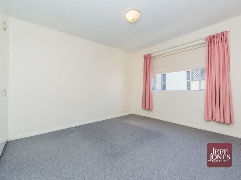 2/42 Chatsworth Road, Greenslopes QLD 4120