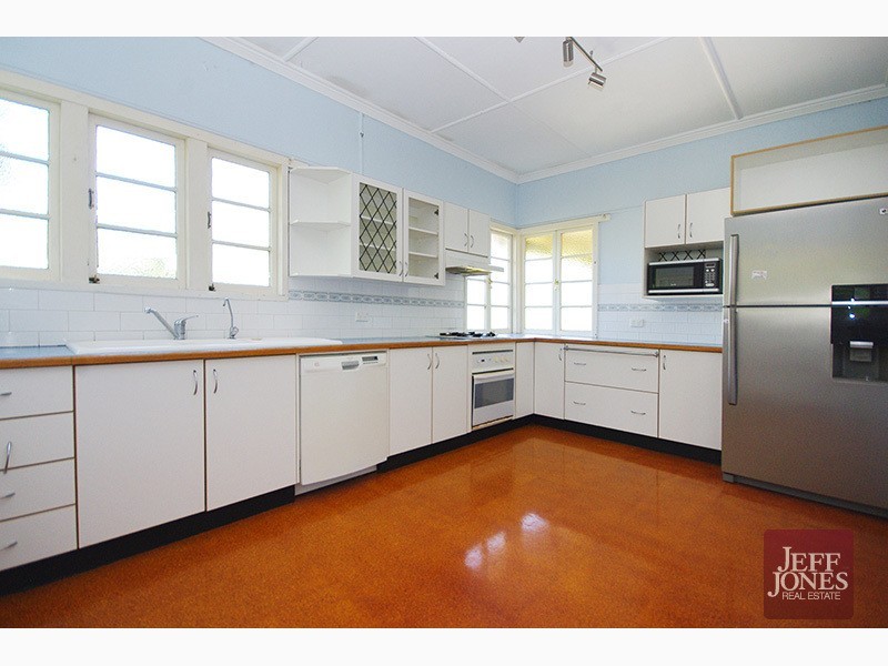 20 St Leonards Street, Coorparoo QLD 4151