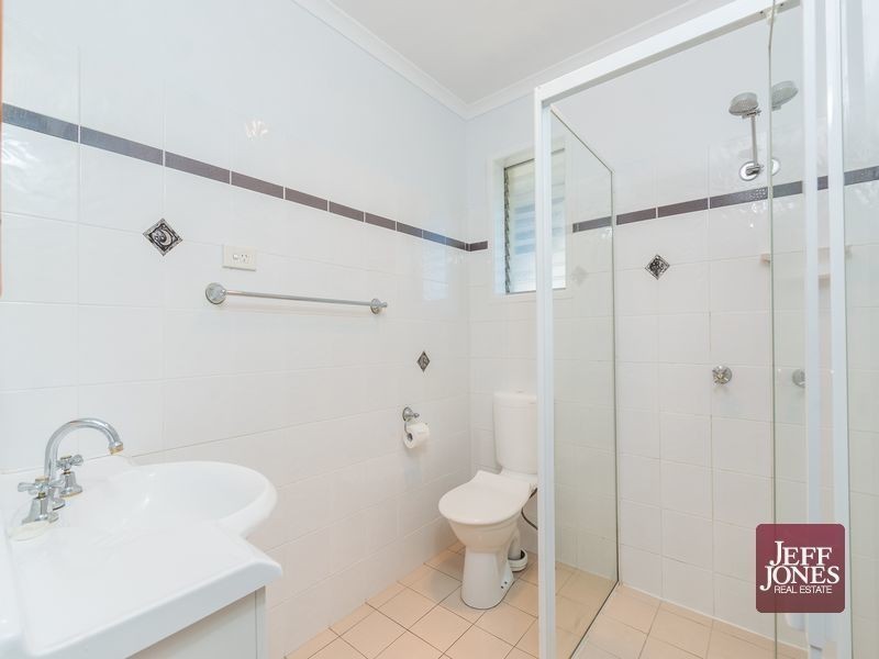 1/6 Flora Street, Greenslopes QLD 4120
