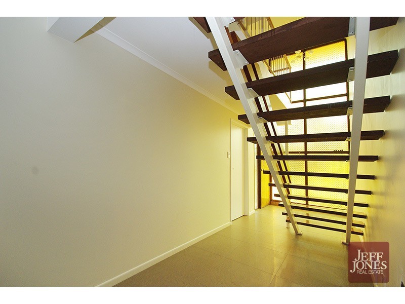 137 Greenmeadow Road, Mansfield QLD 4122