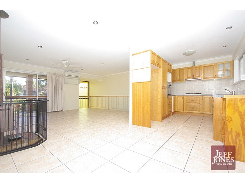 137 Greenmeadow Road, Mansfield QLD 4122