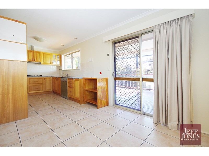 137 Greenmeadow Road, Mansfield QLD 4122