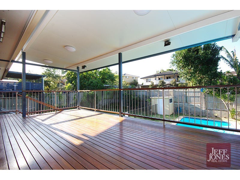 137 Greenmeadow Road, Mansfield QLD 4122