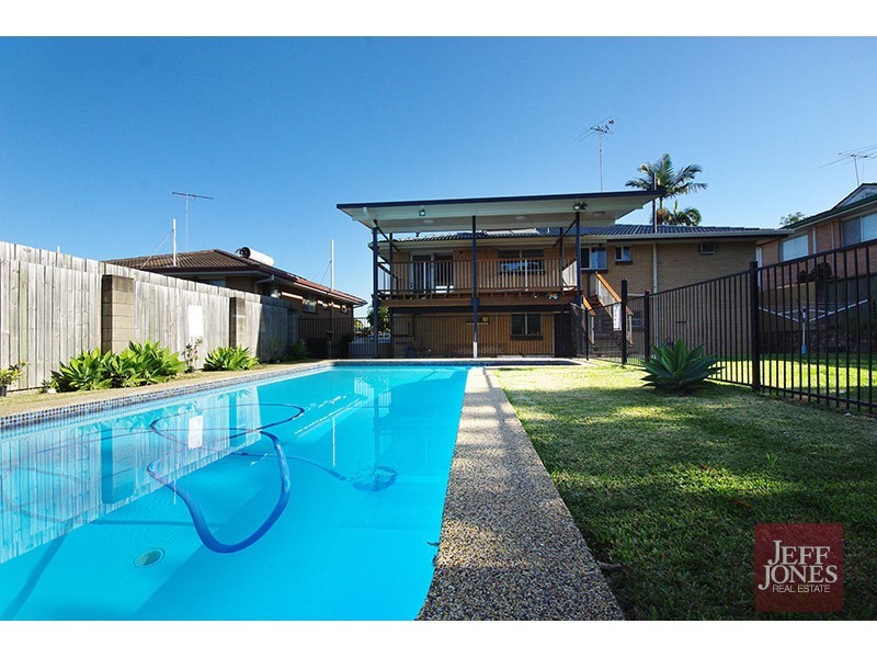 137 Greenmeadow Road, Mansfield QLD 4122