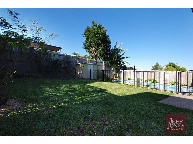 137 Greenmeadow Road, Mansfield QLD 4122
