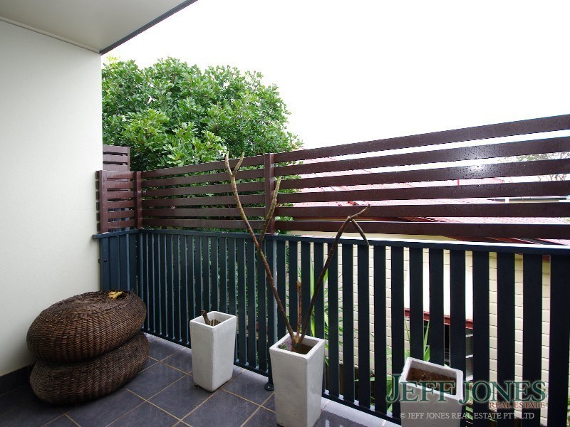 2/96 Marquis Street, Greenslopes QLD 4120