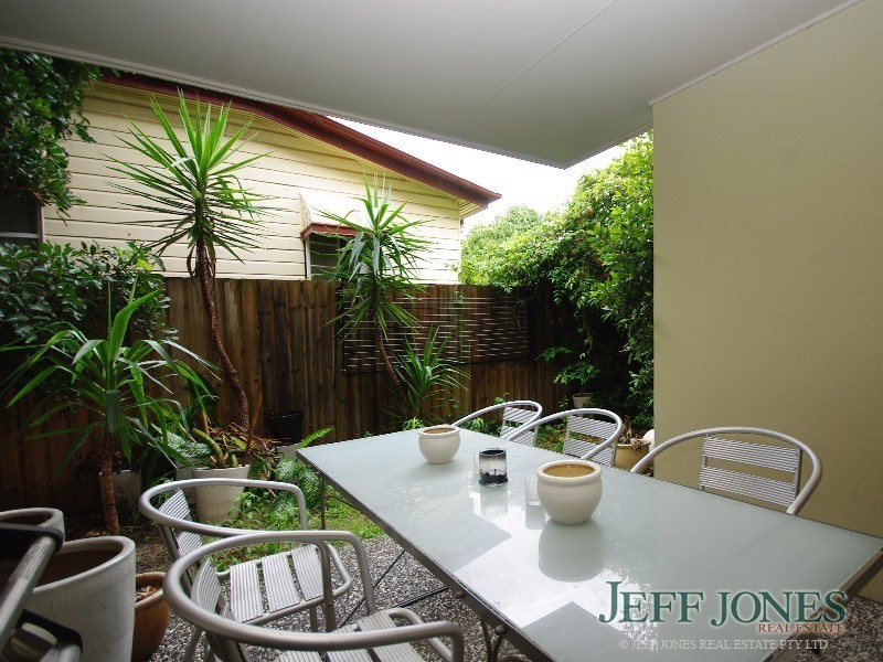 2/96 Marquis Street, Greenslopes QLD 4120