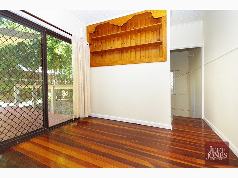 42 Palm Avenue, Holland Park QLD 4121