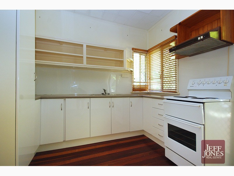 42 Palm Avenue, Holland Park QLD 4121