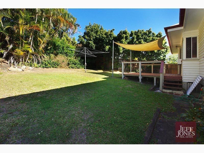 42 Palm Avenue, Holland Park QLD 4121