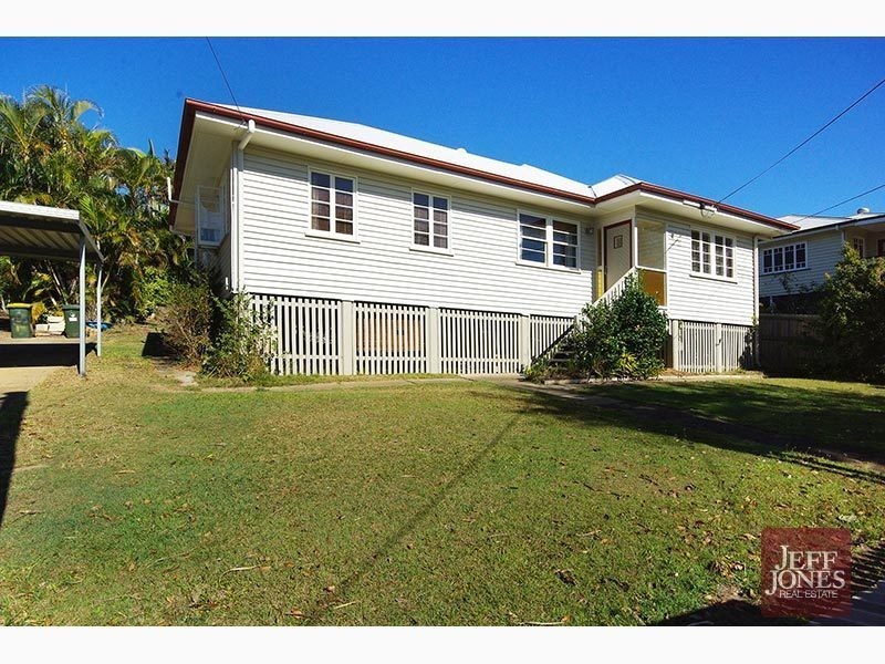 42 Palm Avenue, Holland Park QLD 4121