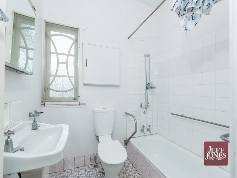 54 Salisbury Street, Woolloongabba QLD 4102