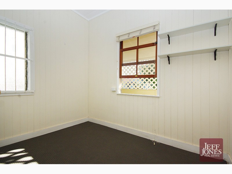10 Newdegate Street, Greenslopes QLD 4120