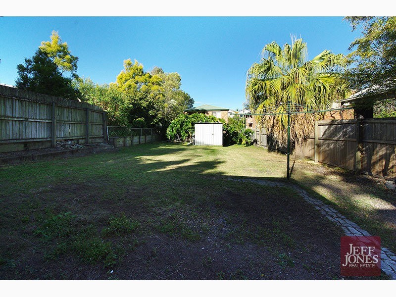 10 Newdegate Street, Greenslopes QLD 4120