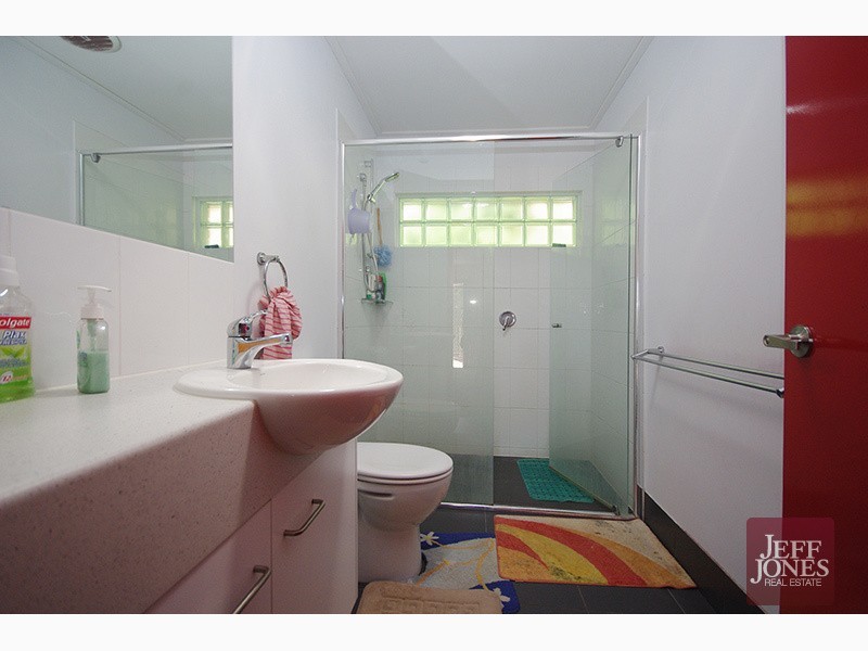 2/58 Wellington Street, Coorparoo QLD 4151