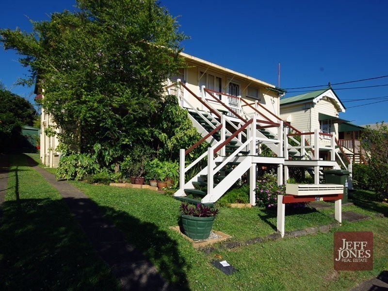 2/20 Macaulay Street, Coorparoo QLD 4151