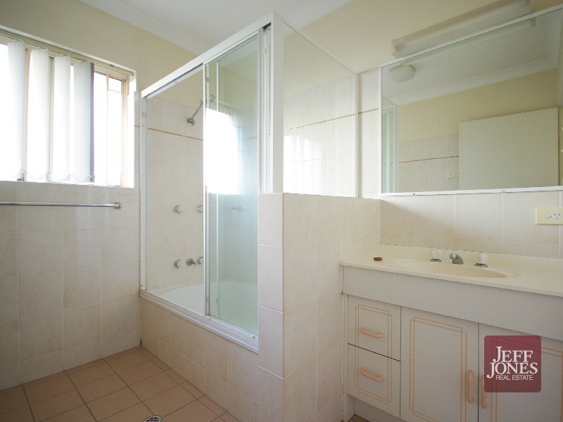 9/2 Gustavson Street, Annerley QLD 4103