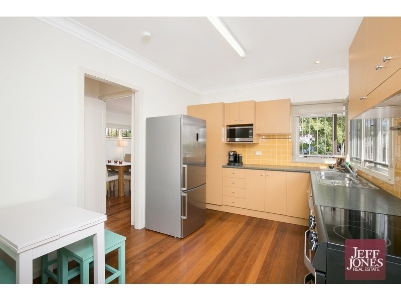 84 Bunya Street, Greenslopes QLD 4120