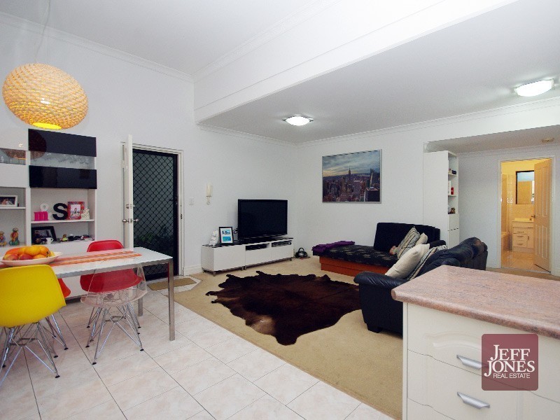 1/110 Pashen Street, Morningside QLD 4170