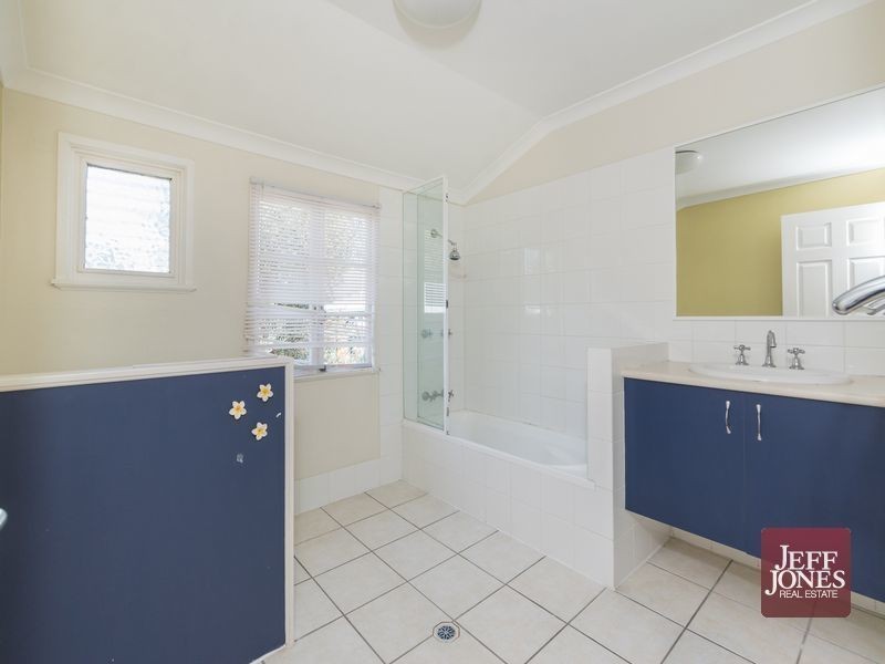 67 Woodhill Avenue, Coorparoo QLD 4151