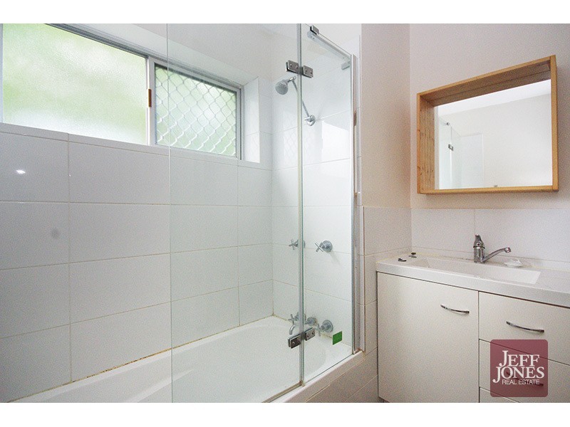 3/65 Raby Road, Coorparoo QLD 4151