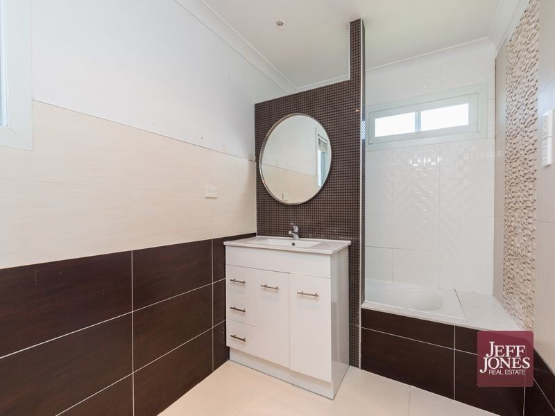 59 Deshon Street, Woolloongabba QLD 4102