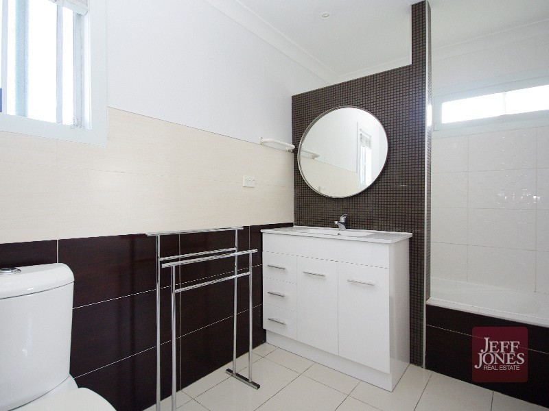 59 Deshon Street, Woolloongabba QLD 4102