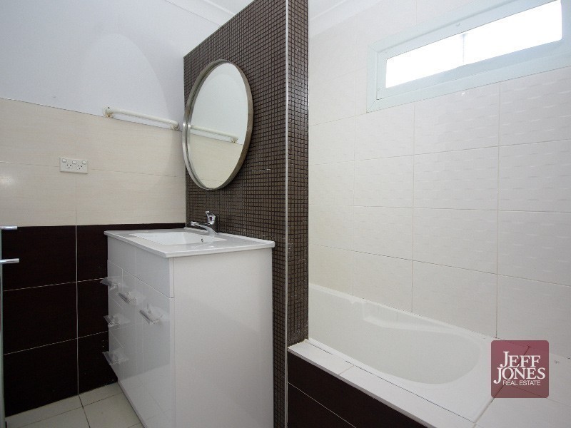 59 Deshon Street, Woolloongabba QLD 4102