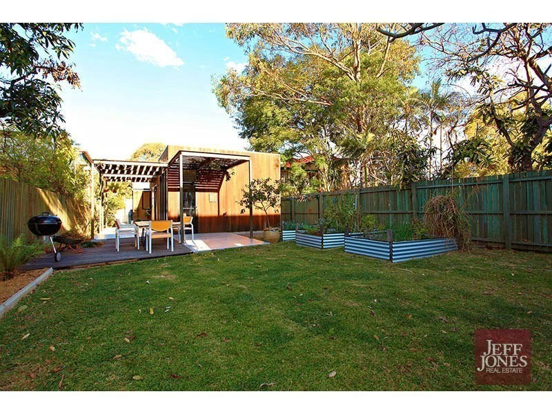 31 Baron Street, Greenslopes QLD 4120
