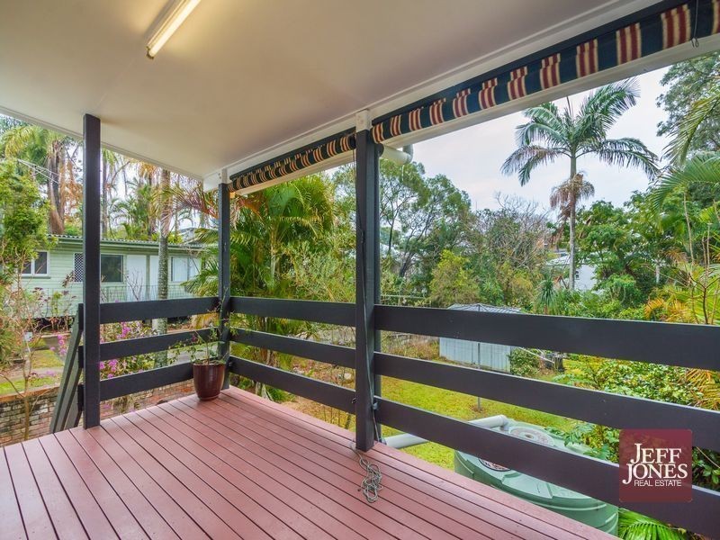 19 Rowsley Street, Greenslopes QLD 4120